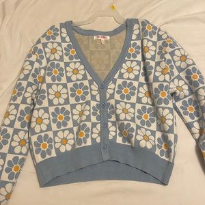 Women’s cropped flower v-neck sweater
